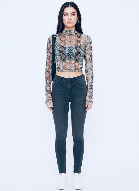 Sleek, Chic, and Sophisticated: Elevate Your Evening Wear